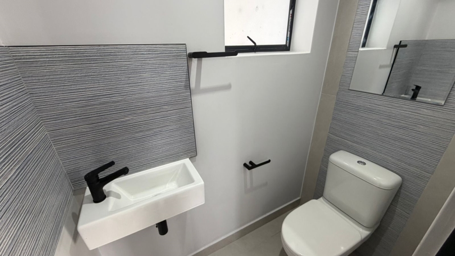 3 Bedroom Property for Sale in Linkside Western Cape
